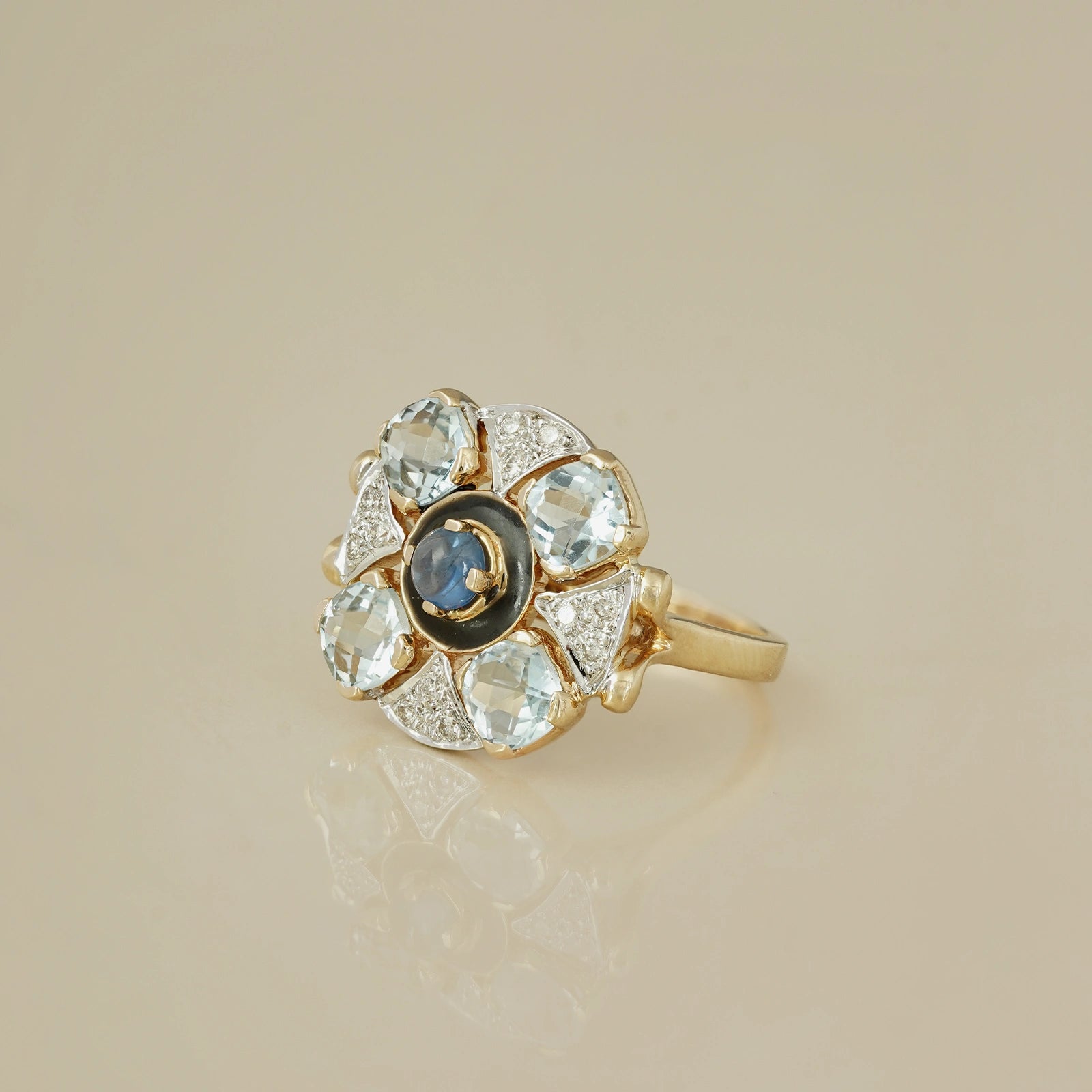 Zaha Ring