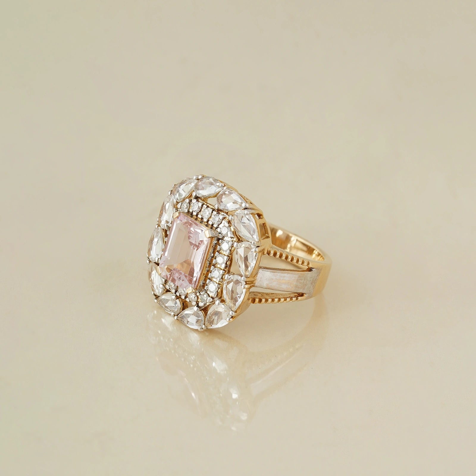 Ariana Ring
