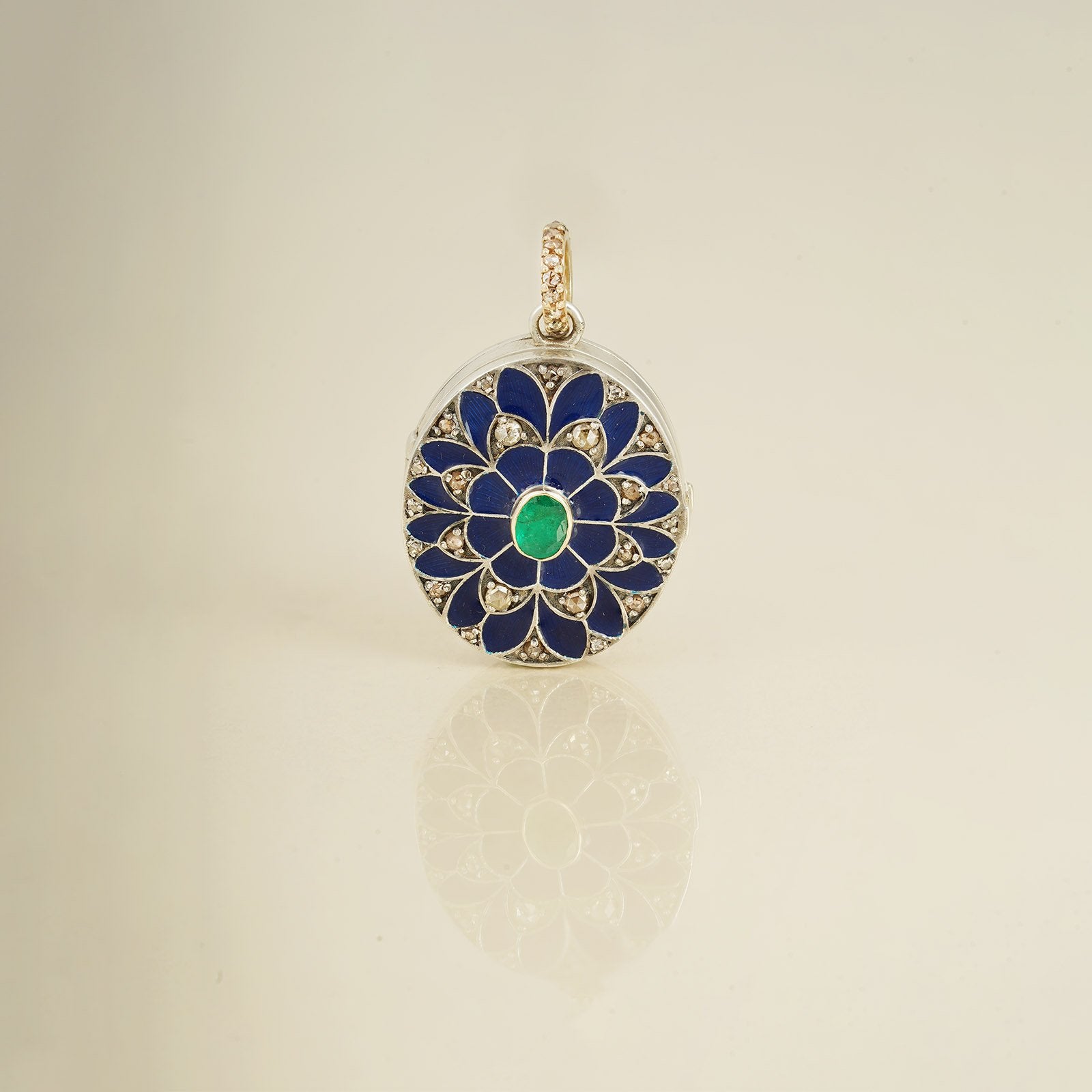 Memories Pendant Necklace