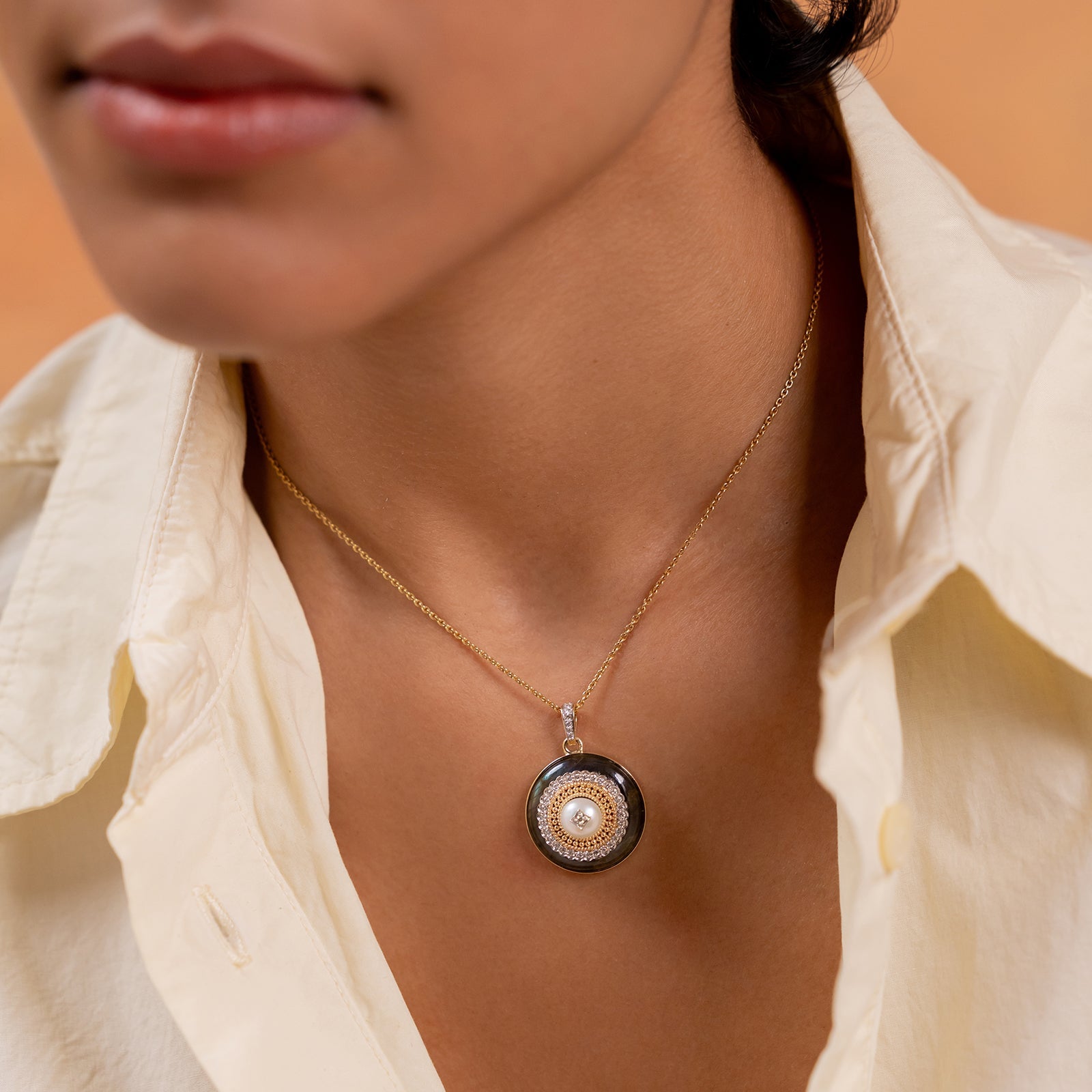 Rae Pendant Necklace