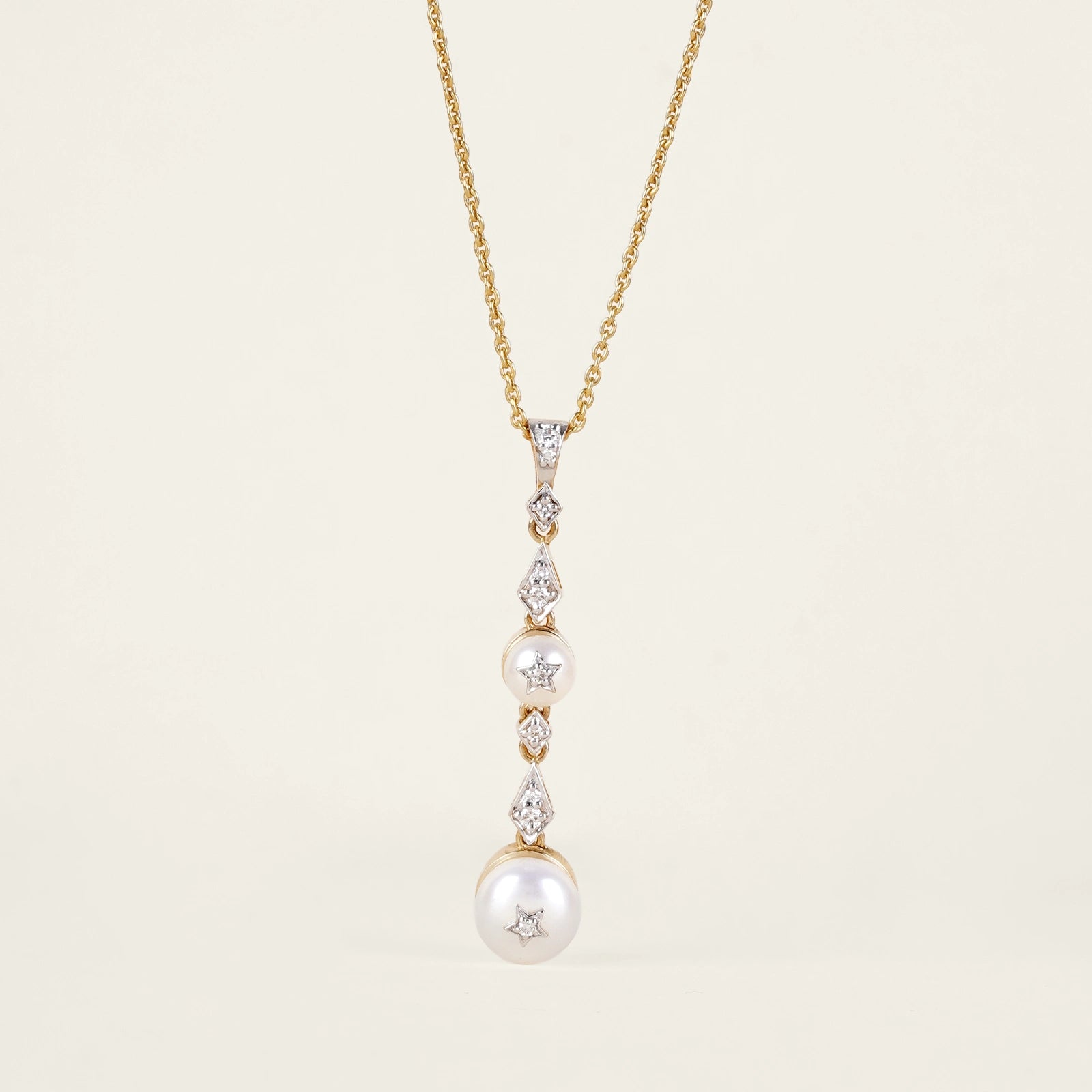 Aeri Pendant Necklace