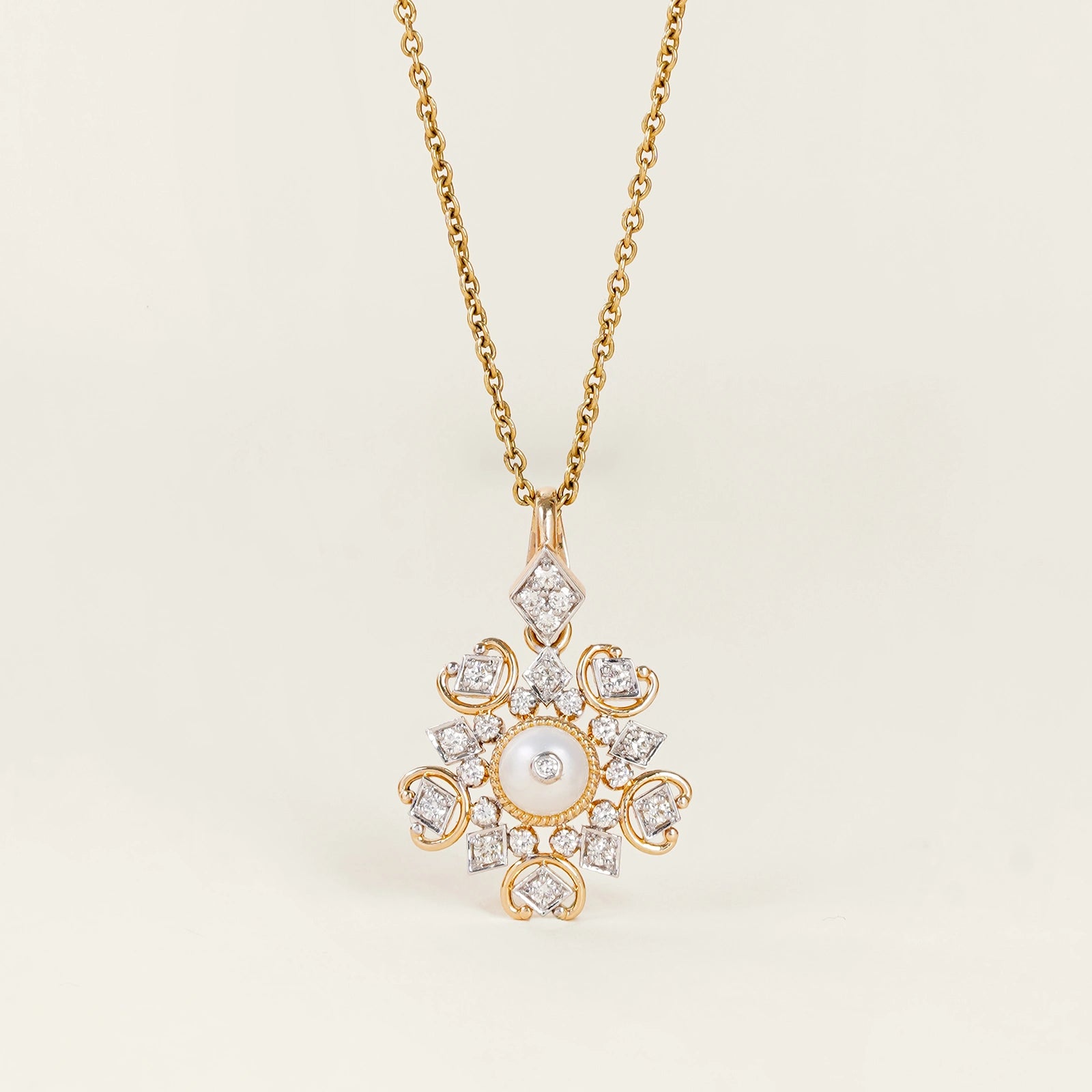 Ira Pendant Necklace