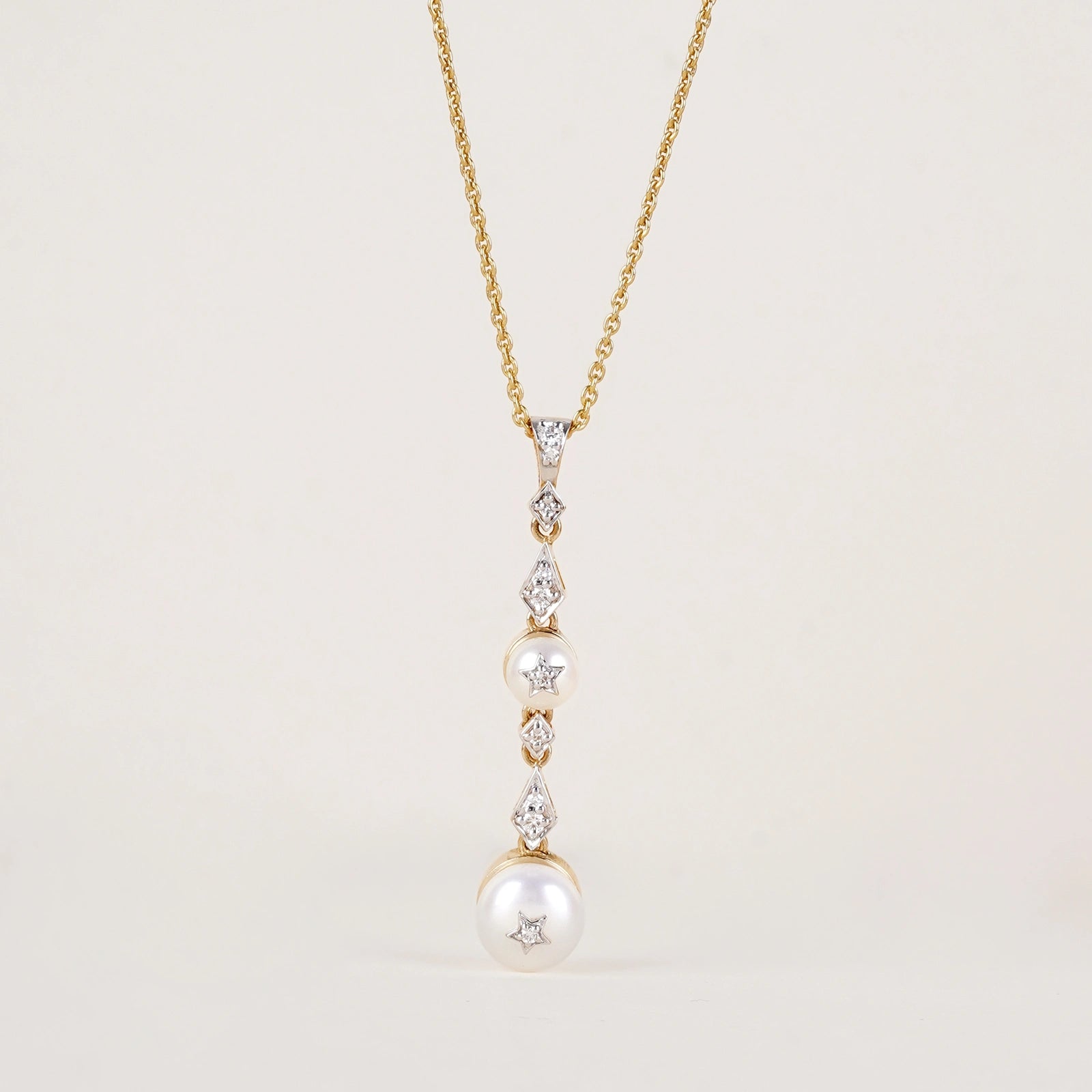 Aeri Pendant Necklace