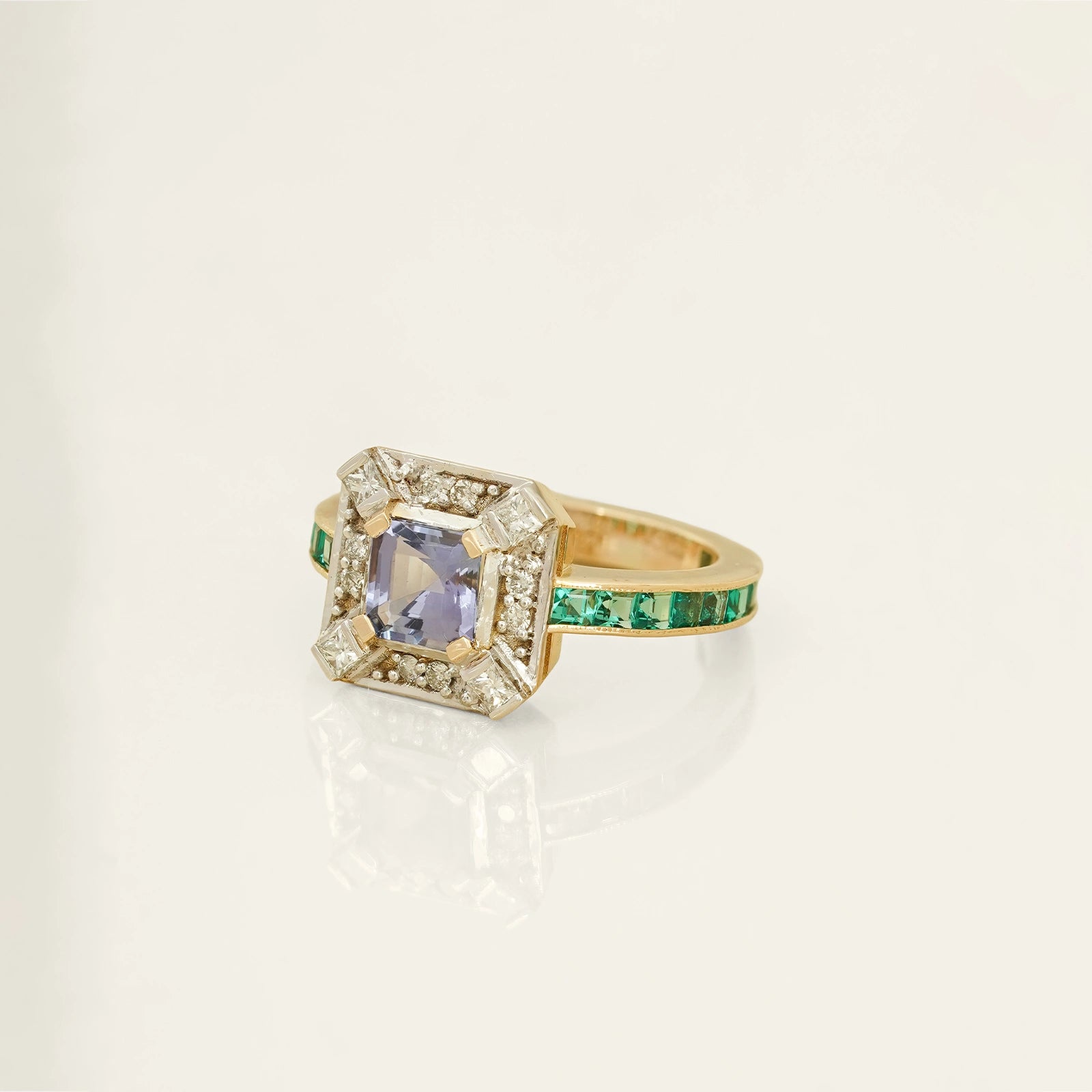 Nizam Tanzanite Ring