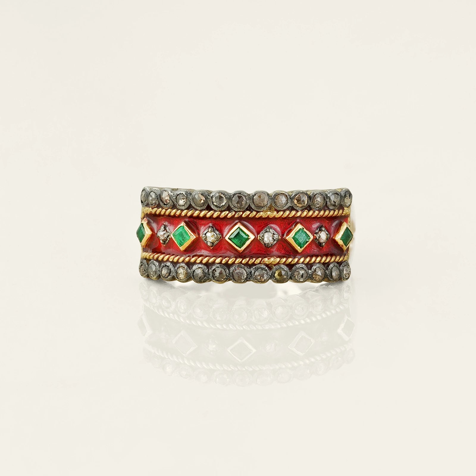 Pavia Crimson Ring