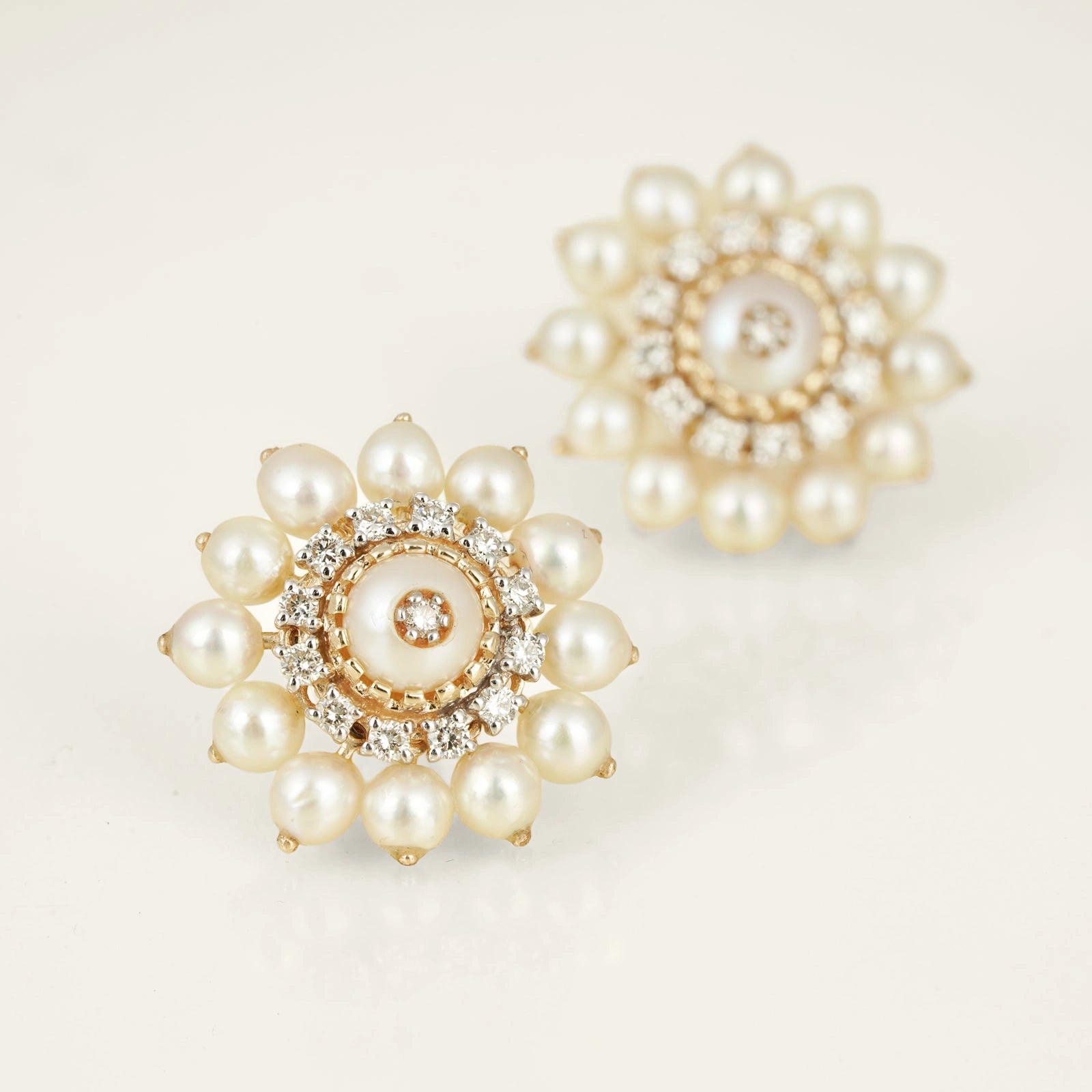 Audrey Snow Ear Studs