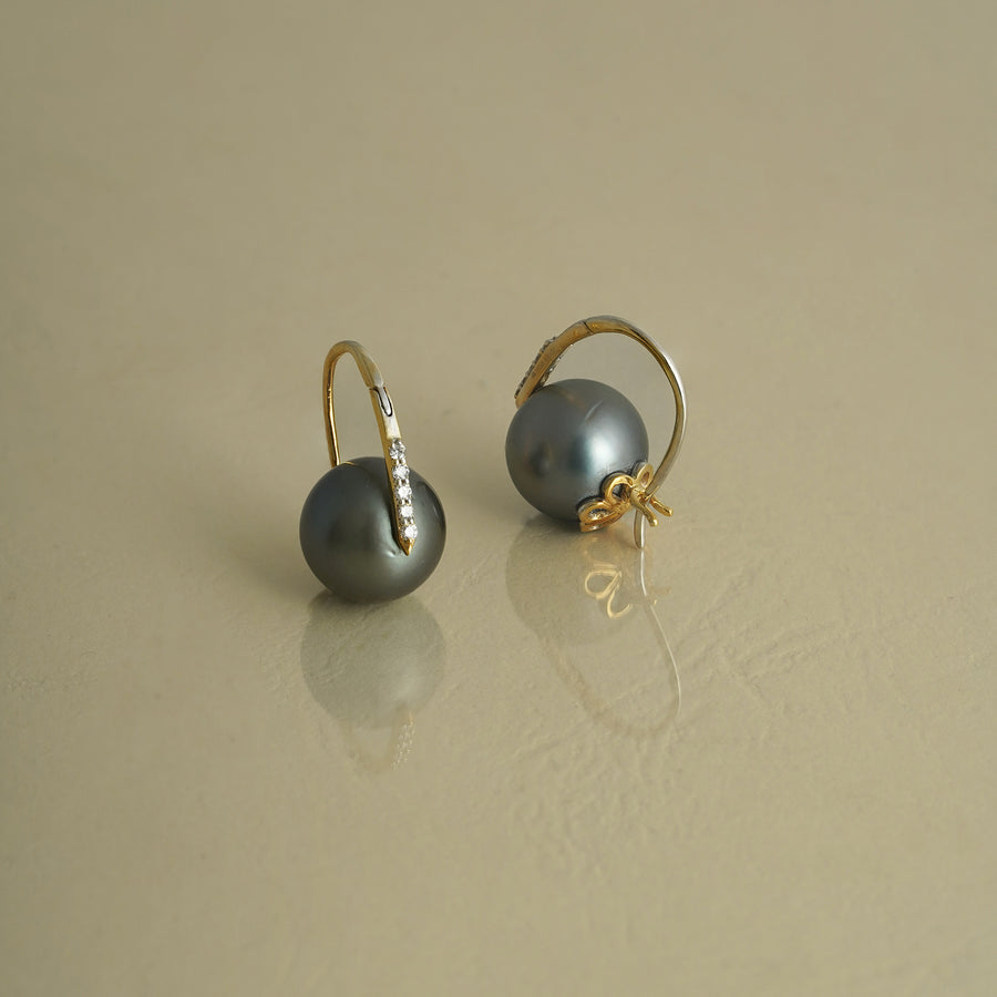 Grace Kelly Ash Pearl Earrings