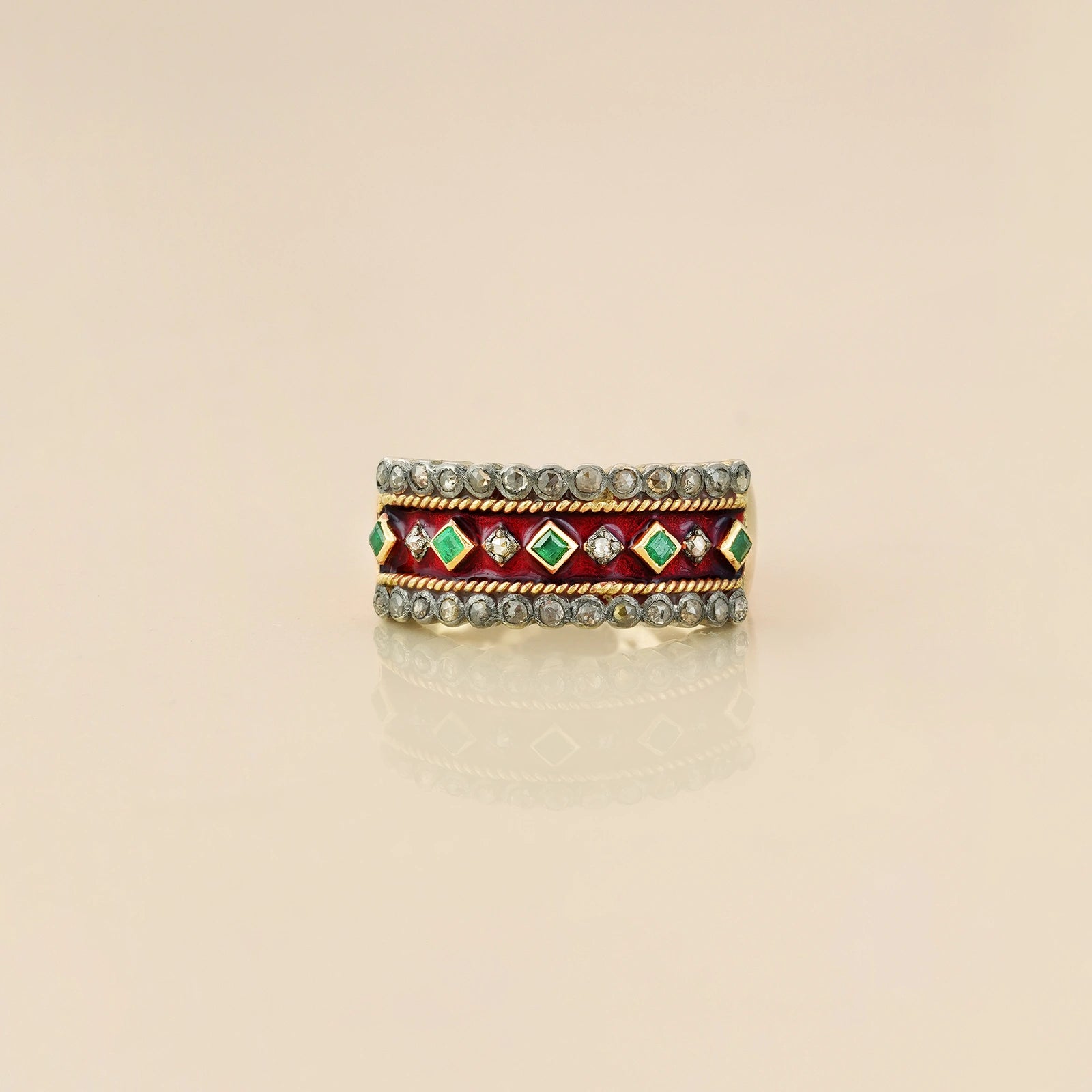 Pavia Crimson Ring